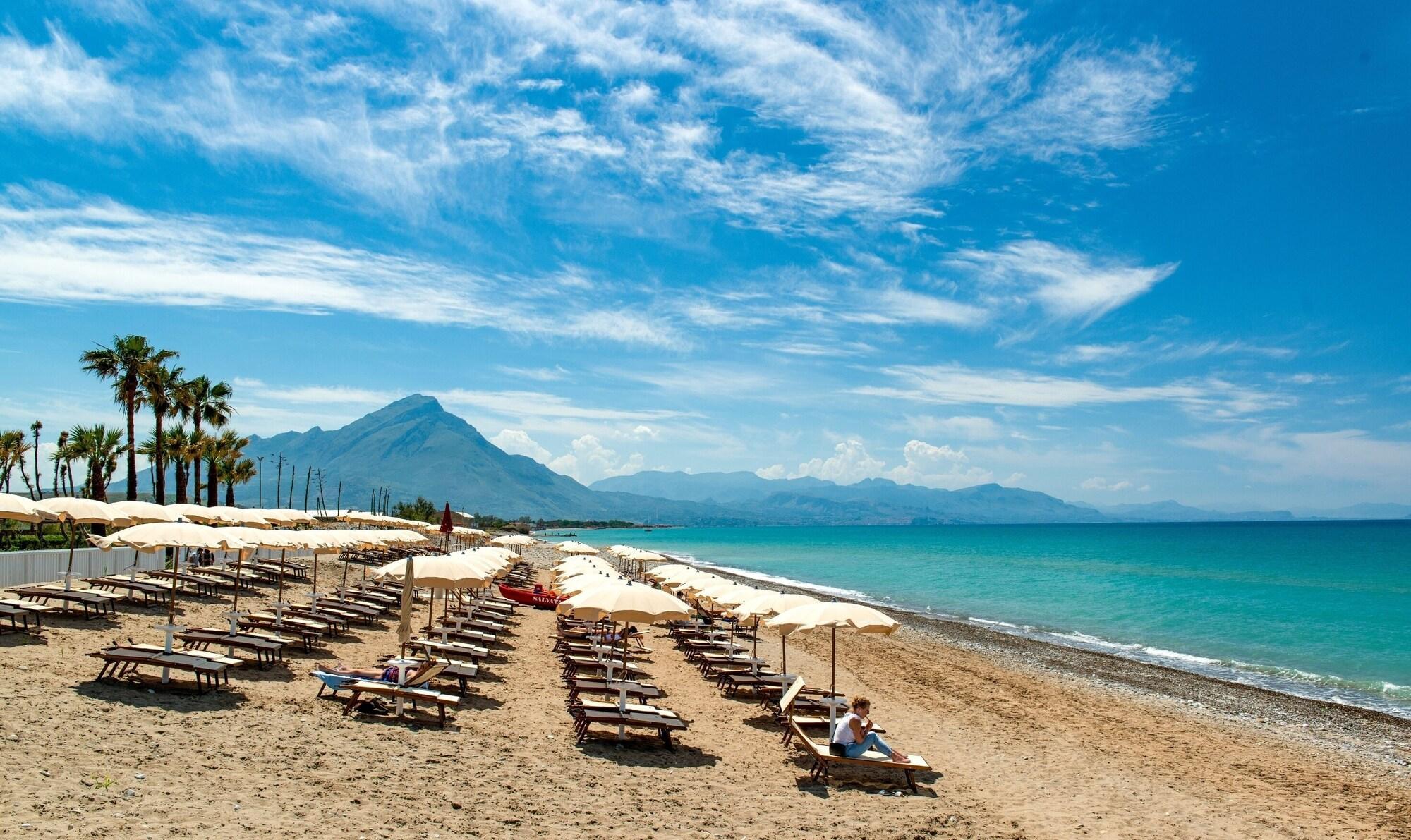 Mangia'S Himera Resort Campofelice Di Roccella Luaran gambar